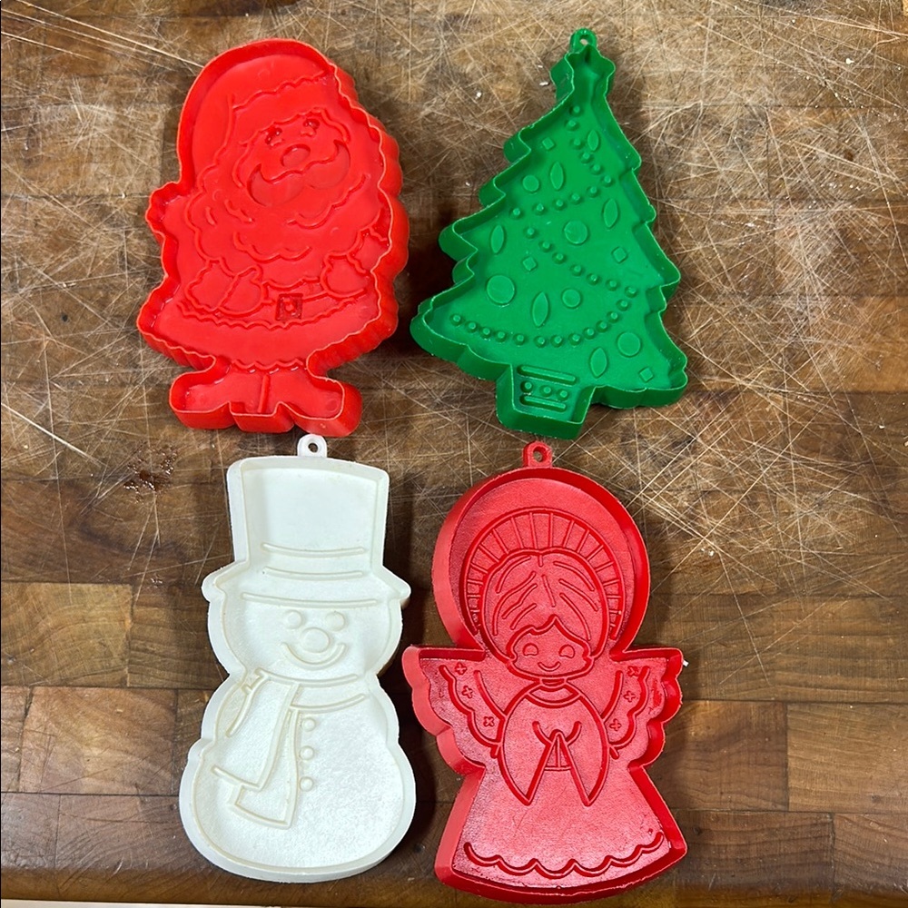 1970’s Vintage Hallmark Christmas Cookie Cutters - Red, Green, White